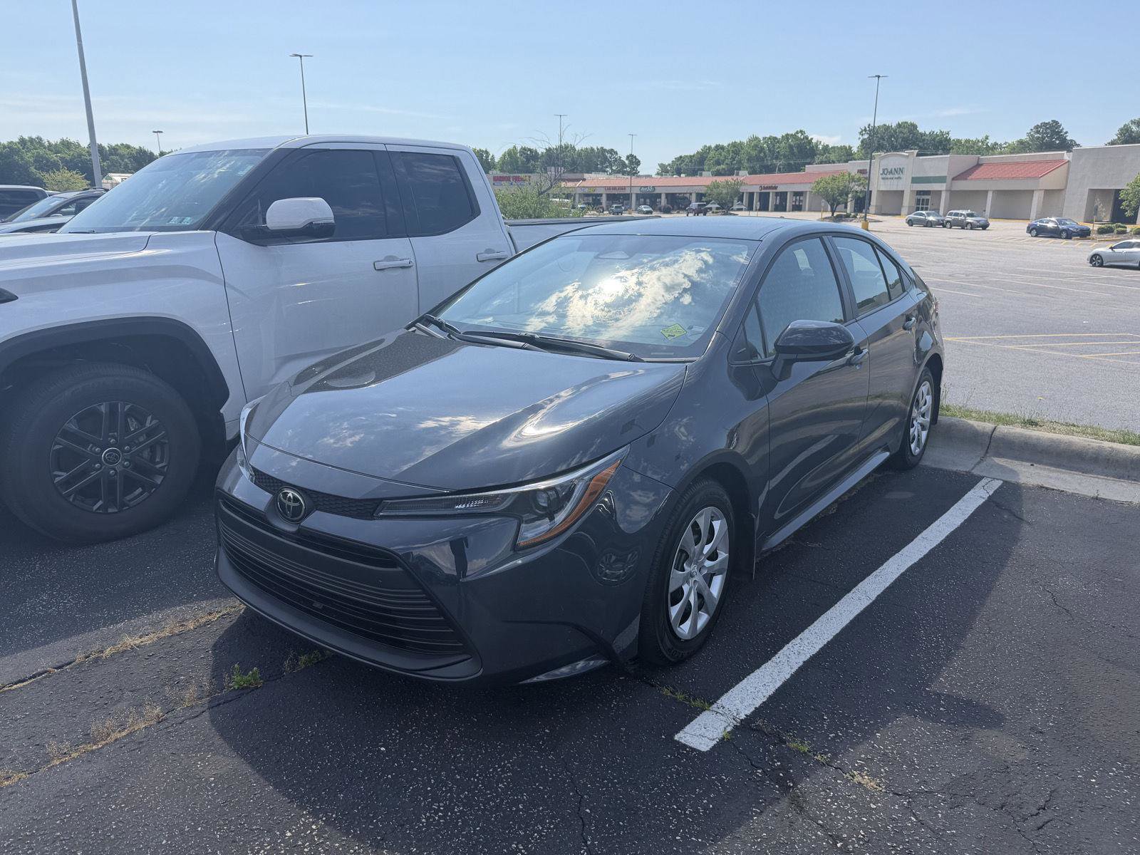 Used 2026 Toyota Corolla LE FWD image 3