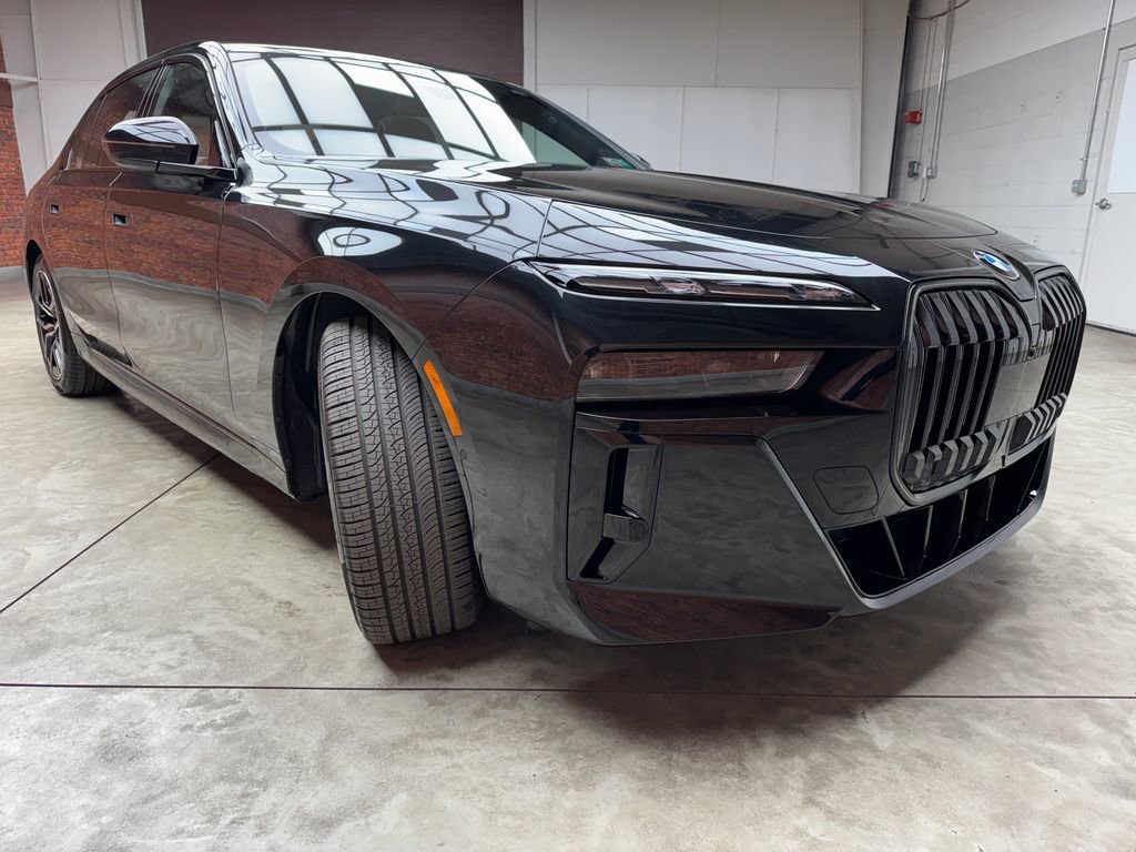 New 2026 BMW 760i xDrive w/ Executive Package image 7