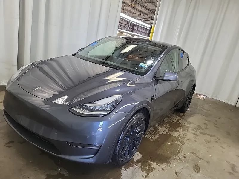 Used 2021 Tesla Model Y Long Range AWD/4WD image 1