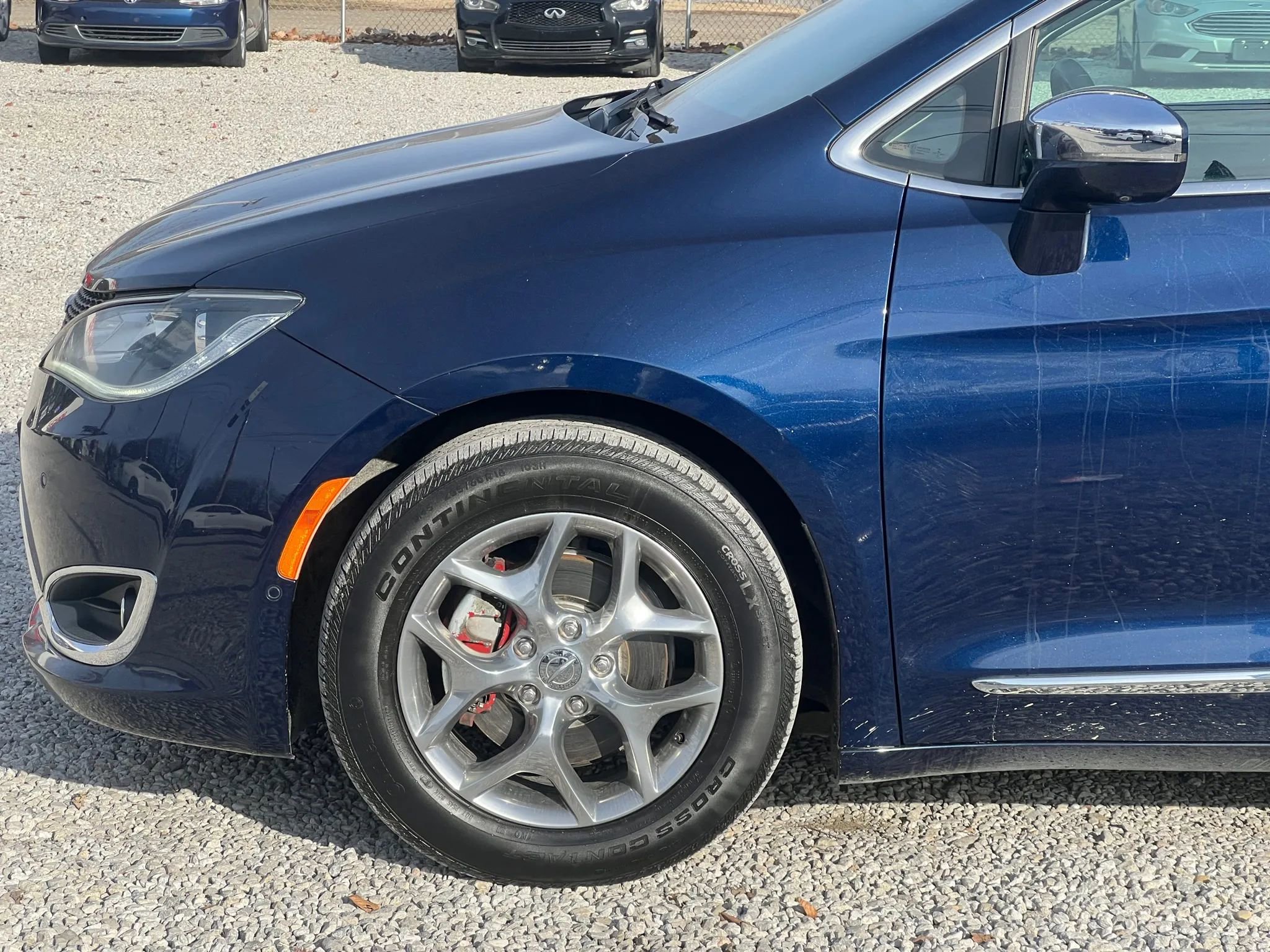 Used 2017 Chrysler Pacifica Limited image 4