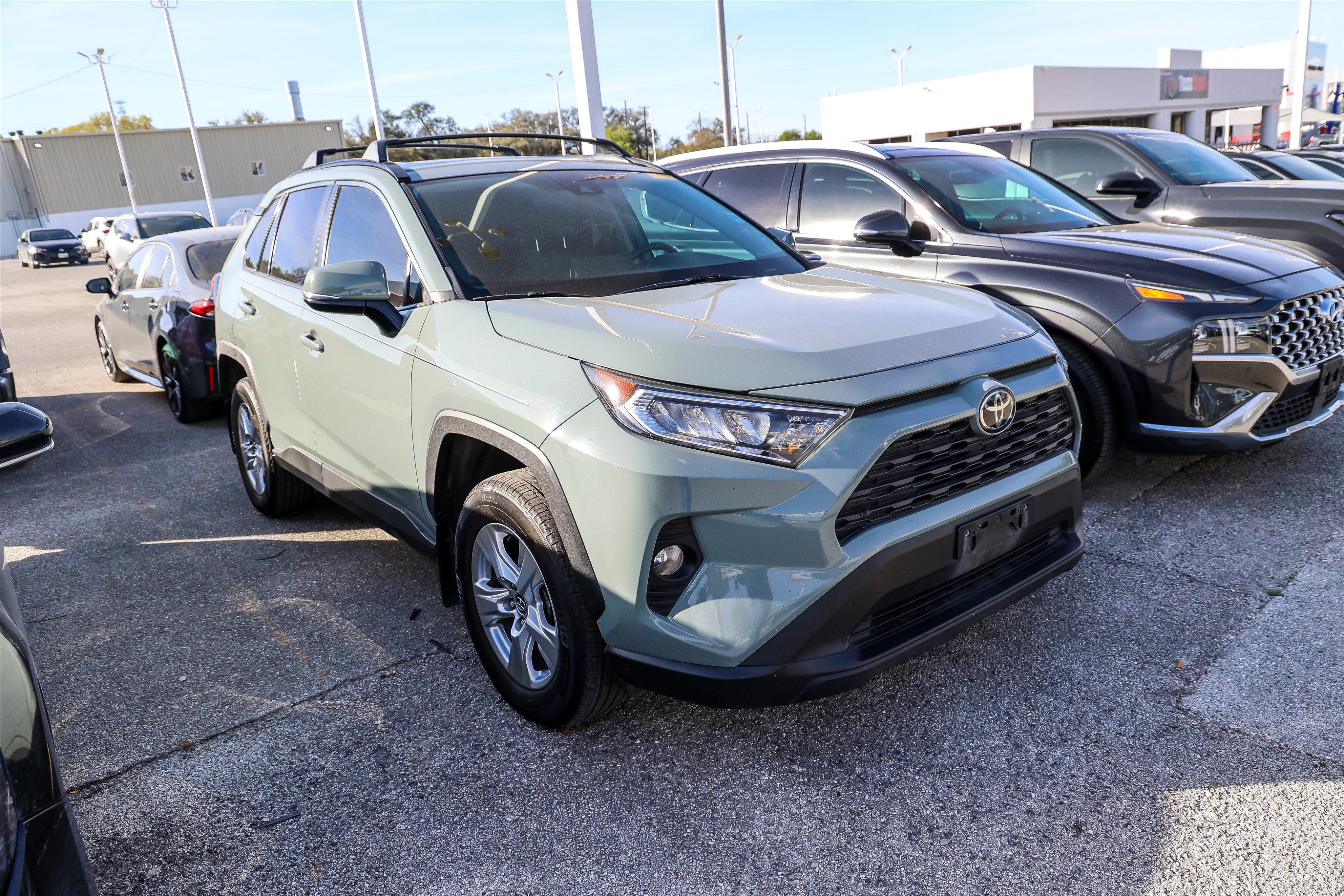 Used 2020 Toyota RAV4 XLE w/ Convenience Package image 6