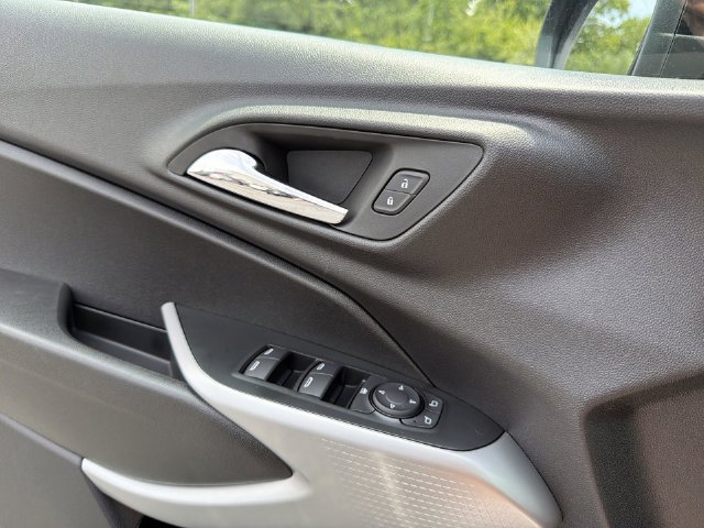 New 2026 Chevrolet Trax LS w/ LS Convenience Package FWD image 20