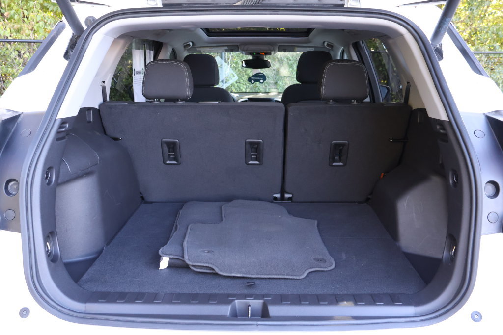 Certified 2023 GMC Terrain SLE w/ Driver Convenience Package FWD image 48