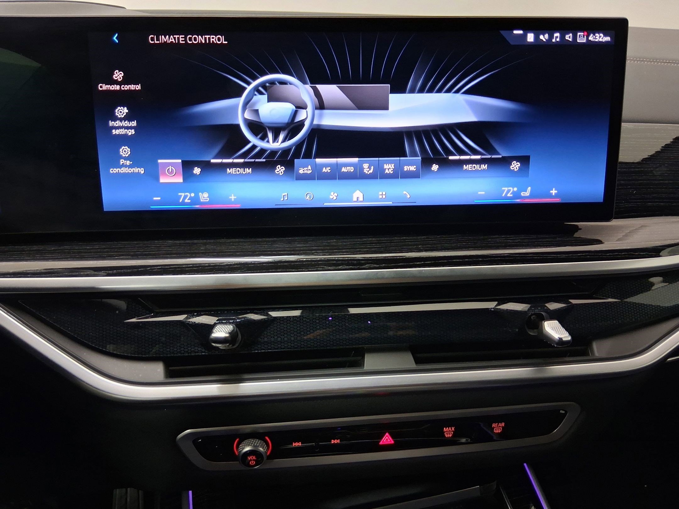 Certified 2025 BMW X7 xDrive40i w/ M Sport Package AWD/4WD image 25