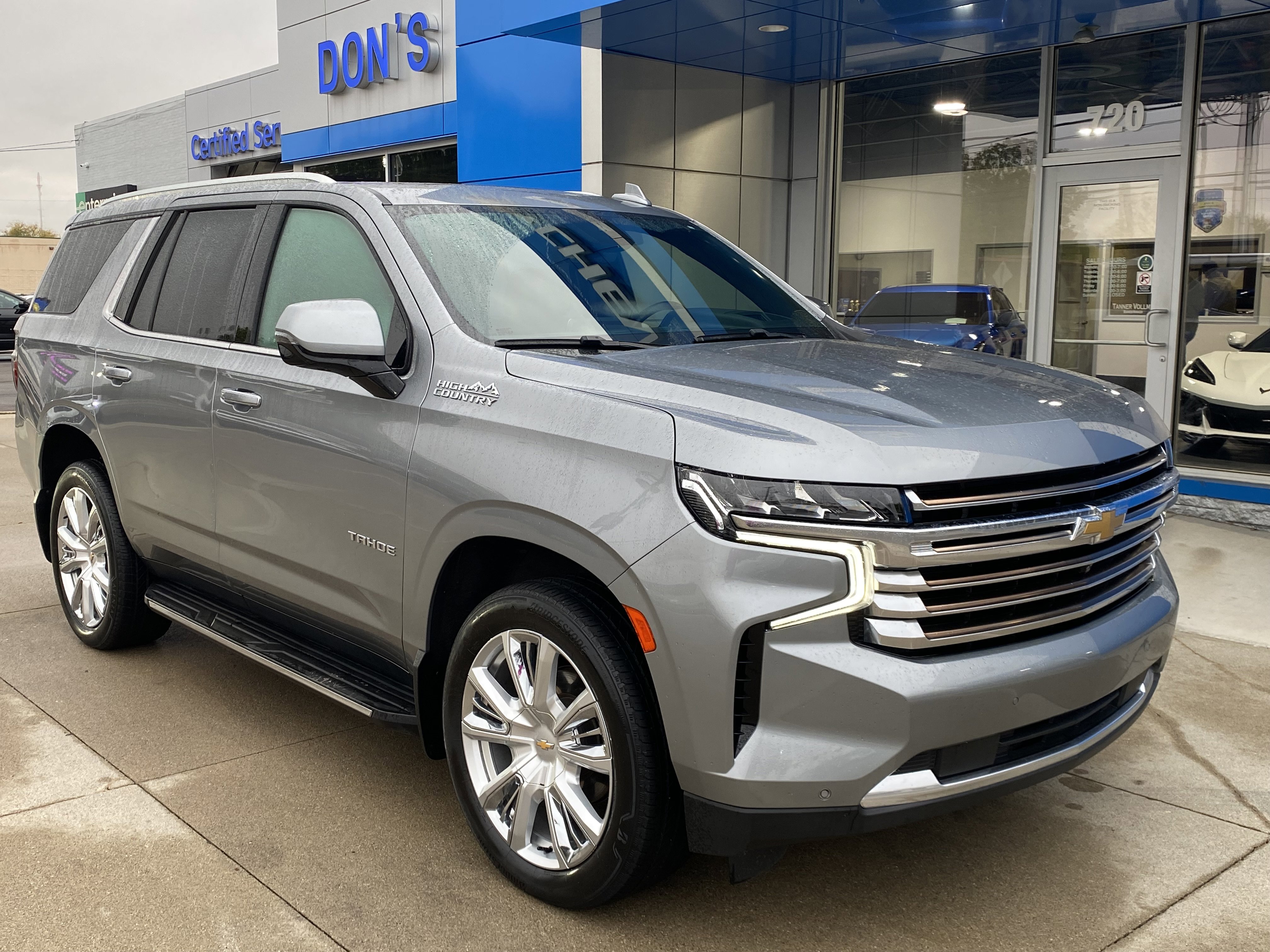 Used 2023 Chevrolet Tahoe High Country image 3