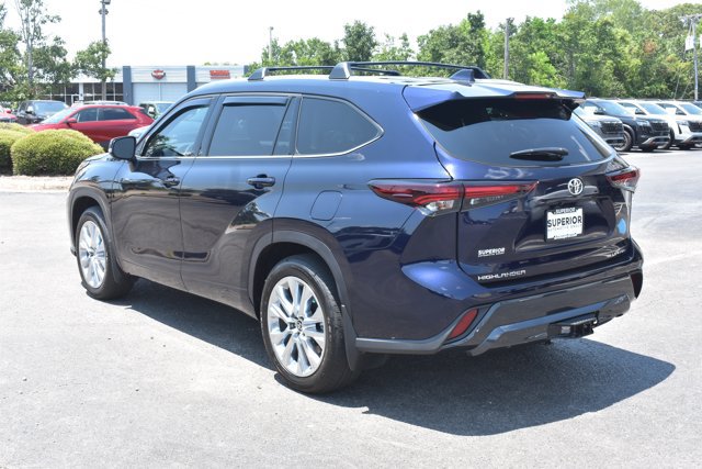 Used 2025 Toyota Highlander Limited FWD image 9