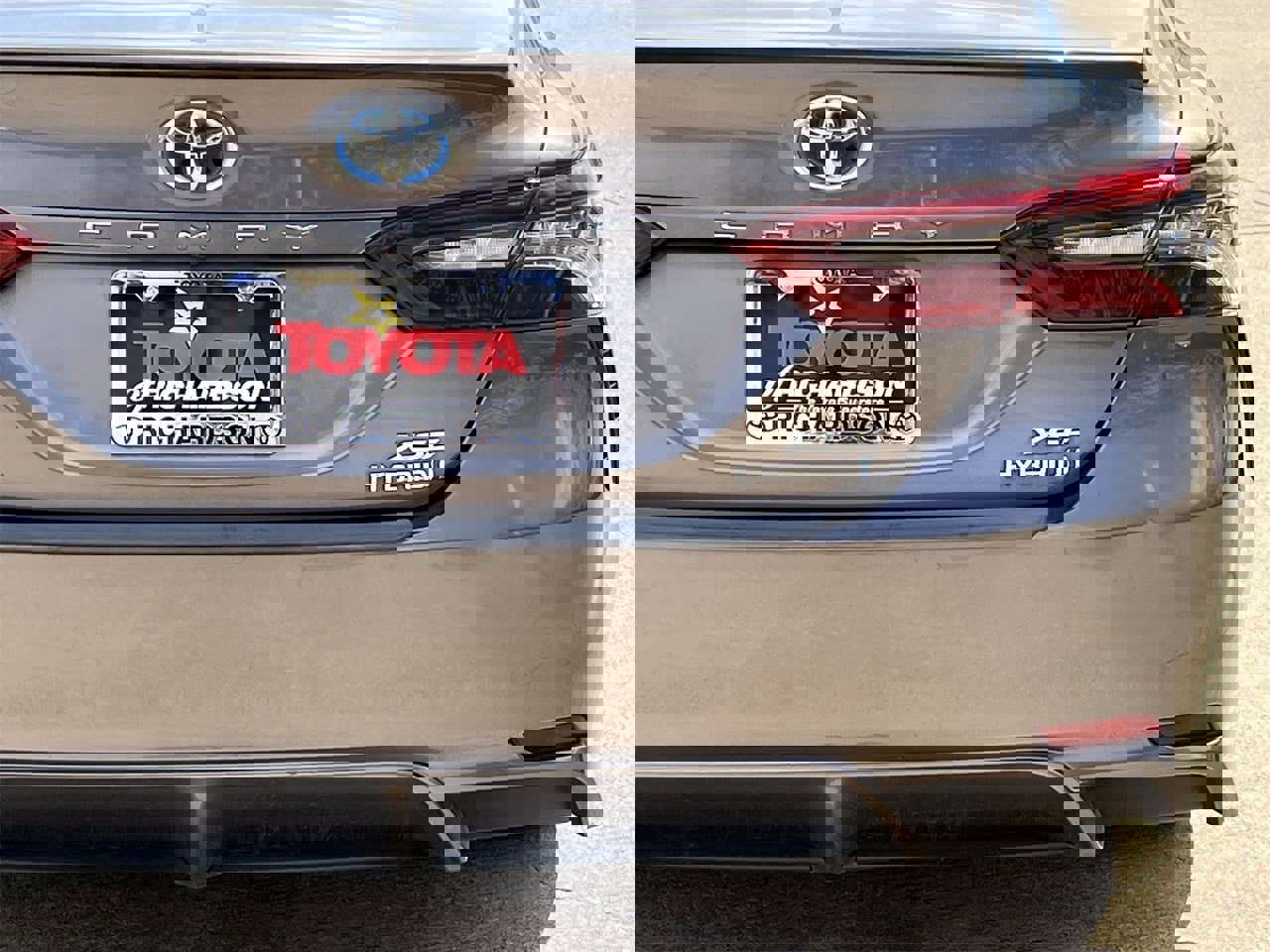 Used 2022 Toyota Camry XSE w/ Cold Weather Package image 6