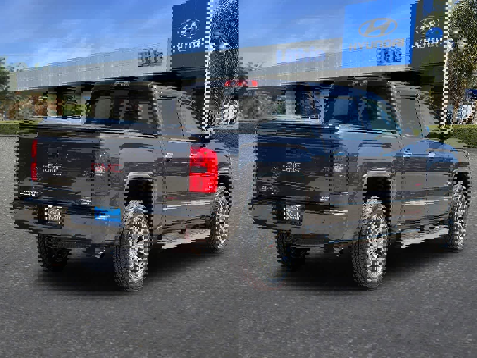 Used 2014 GMC Sierra 1500 SLT w/ All-Terrain Package image 3