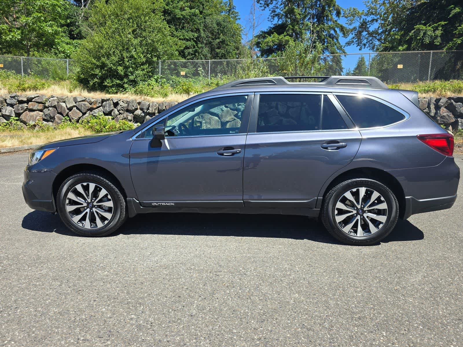 Used 2015 Subaru Outback 2.5i Limited AWD/4WD image 2