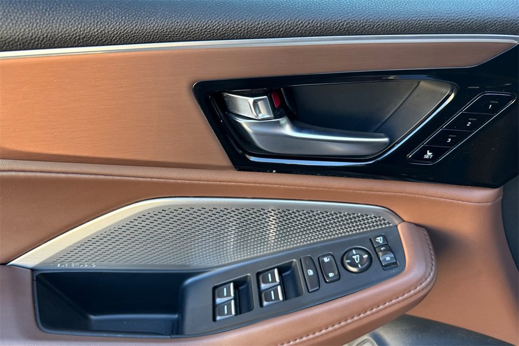 Certified 2023 Acura MDX FWD w/ Technology Package image 15