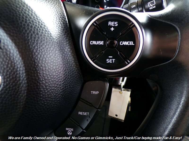Used 2015 Kia Soul + FWD image 40