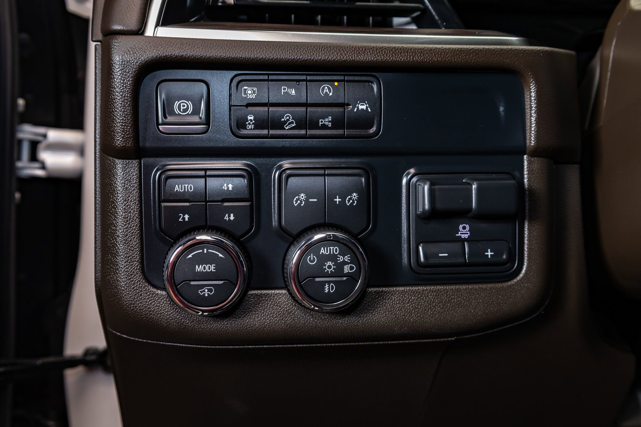 Used 2025 Chevrolet Tahoe Z71 w/ Z71 Off-Road Package image 22