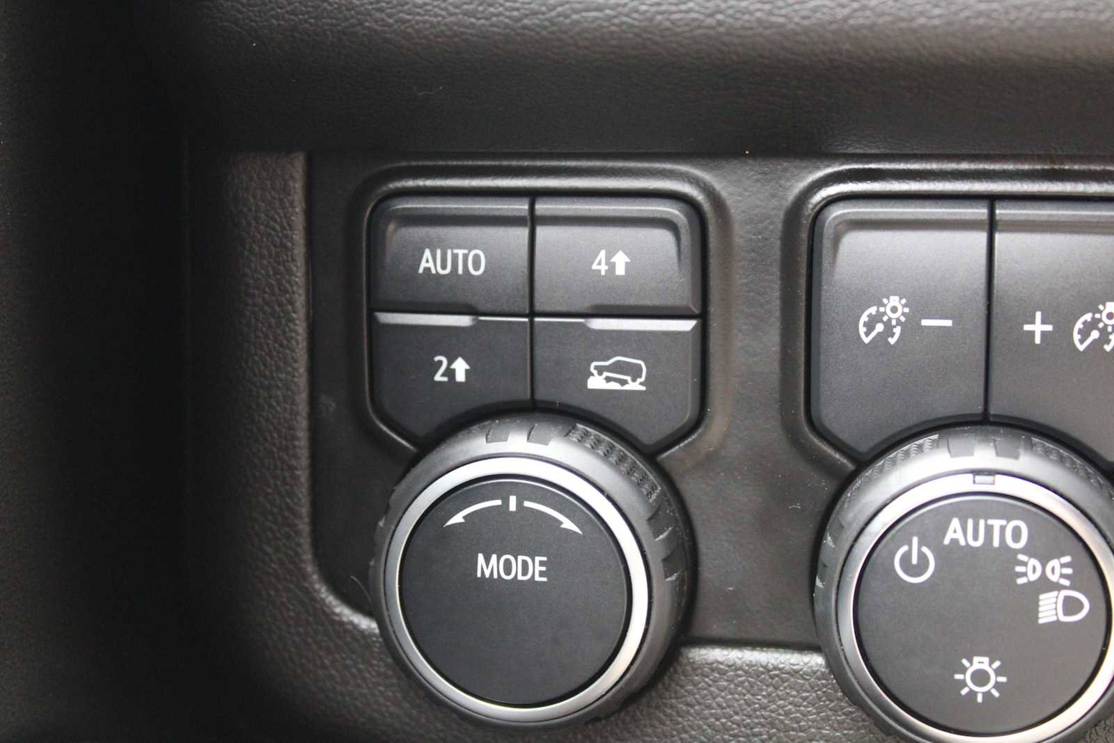 Certified 2022 Chevrolet Tahoe RST w/ Luxury Package AWD/4WD image 18
