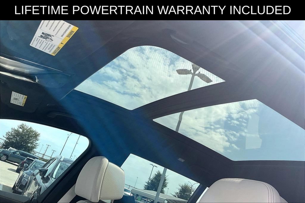 Used 2025 BMW X7 M60i AWD/4WD image 23