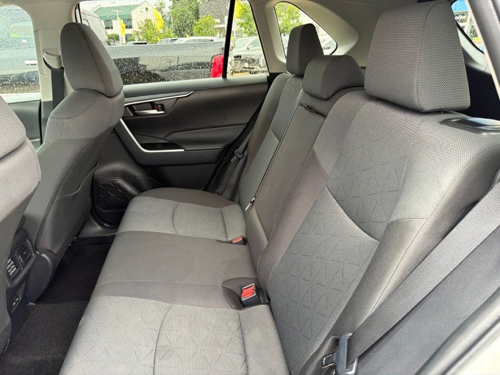 Used 2025 Toyota RAV4 XLE FWD image 14