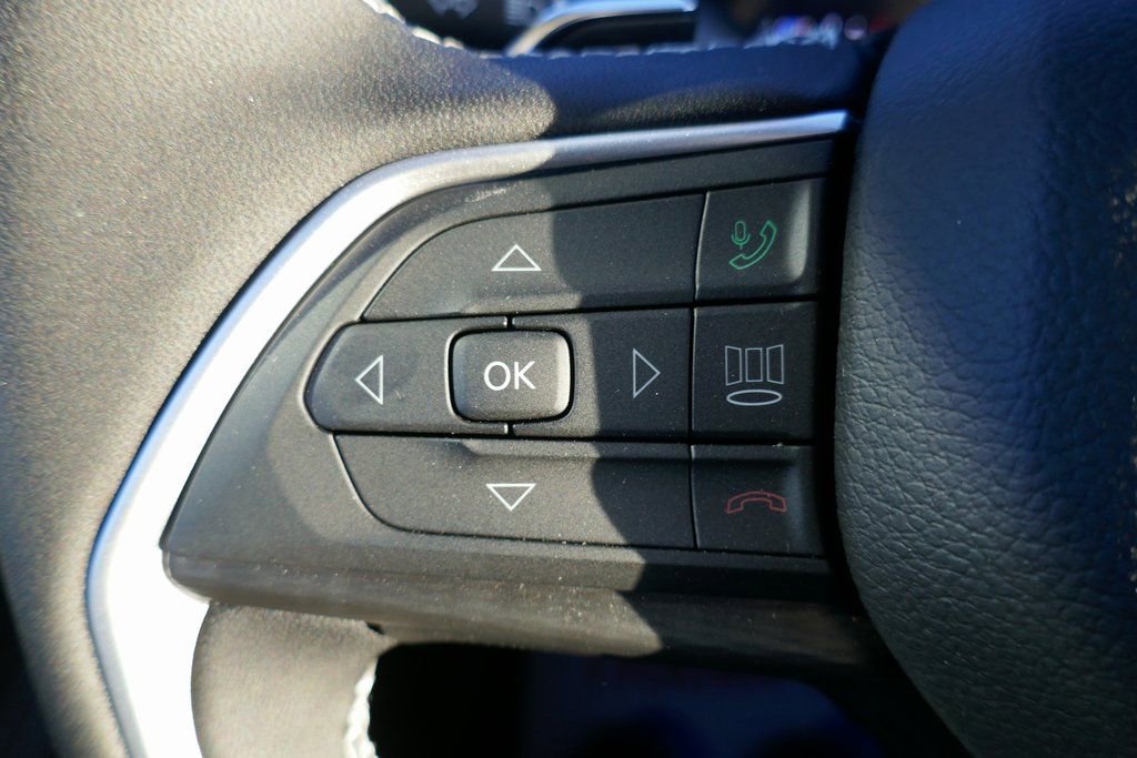 New 2025 Jeep Grand Cherokee L Altitude image 17