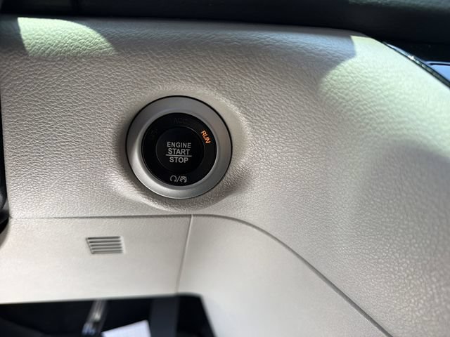 Used 2023 Chrysler Pacifica Touring-L FWD image 23