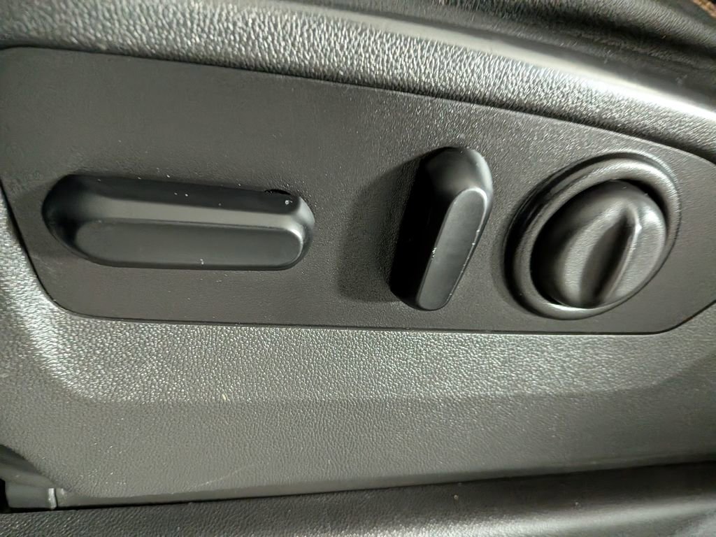 Used 2021 GMC Sierra 1500 AT4 w/ AT4 Value Package image 16