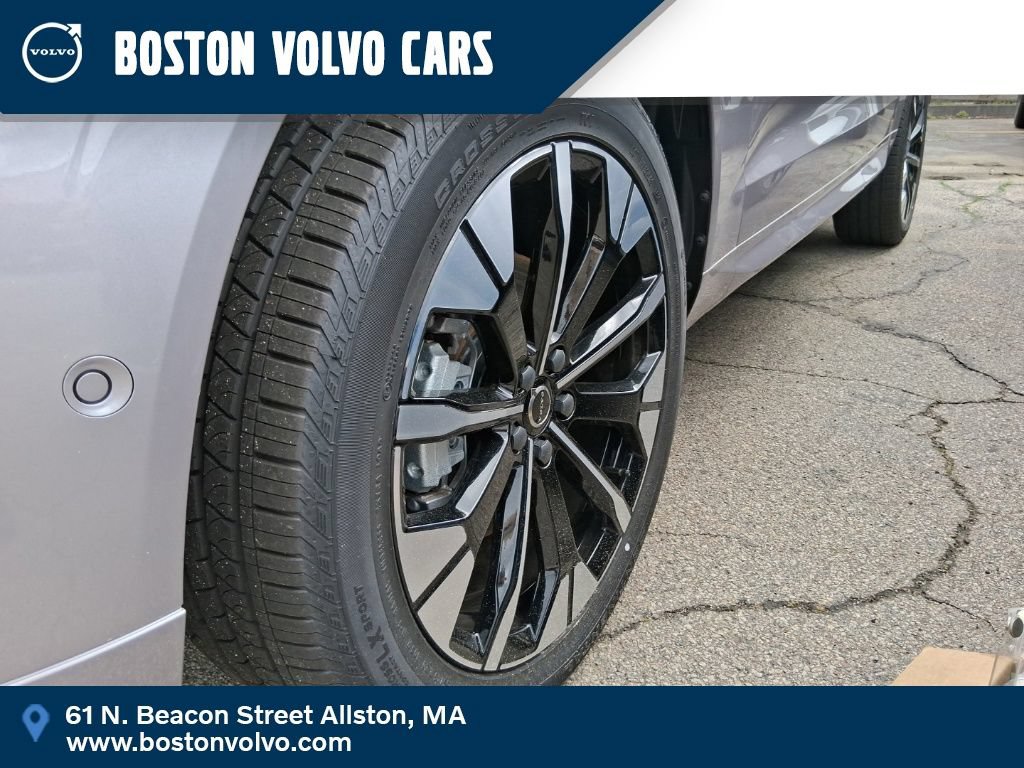 New 2026 Volvo XC60 B5 Plus w/ Protection Package Premier AWD/4WD image 4