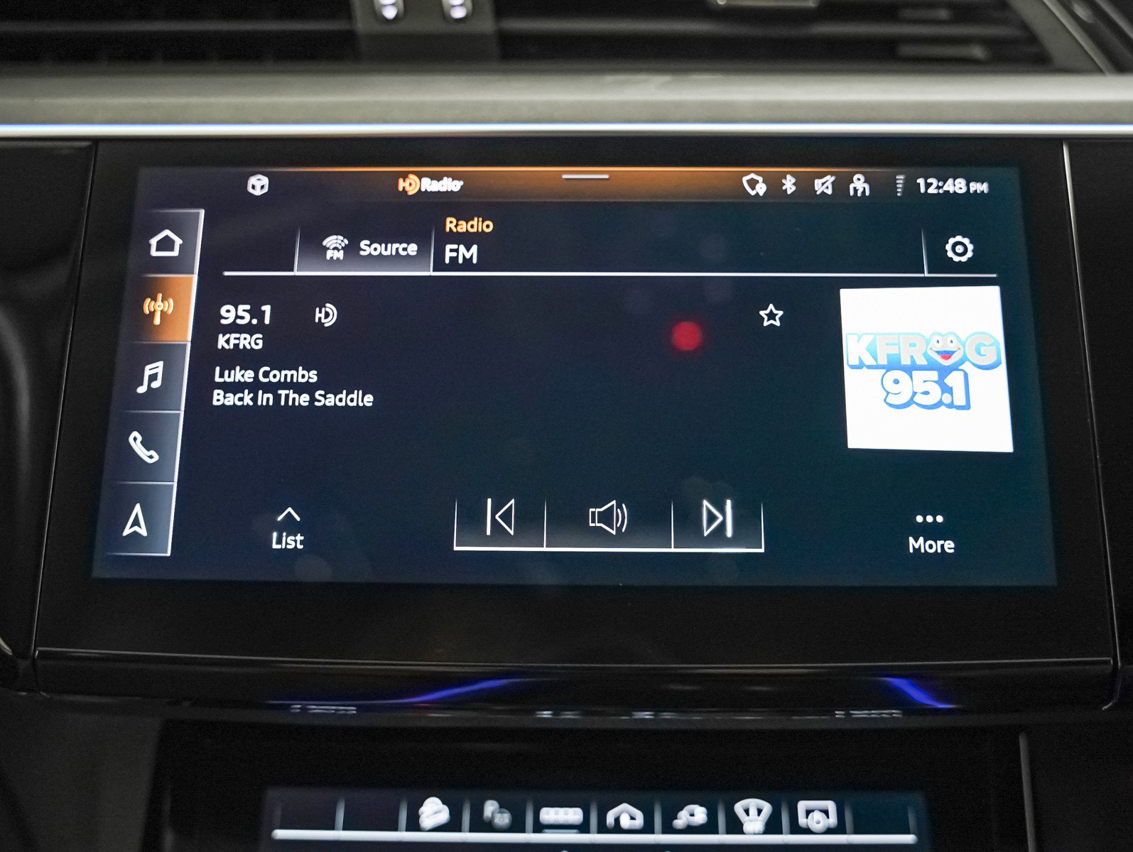 Used 2024 Audi Q8 e-tron Prestige w/ Prestige Package image 20