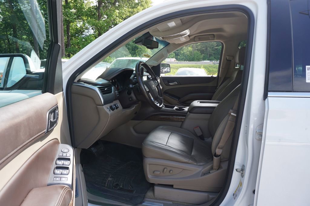 Used 2016 Chevrolet Tahoe LT w/ Luxury Package AWD/4WD image 2