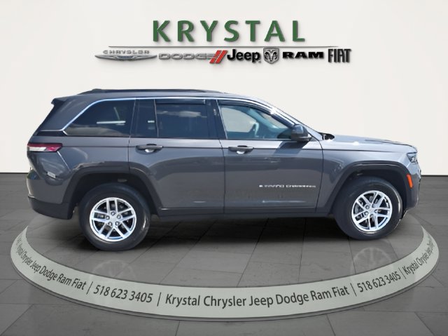Certified 2025 Jeep Grand Cherokee Laredo X AWD/4WD image 8