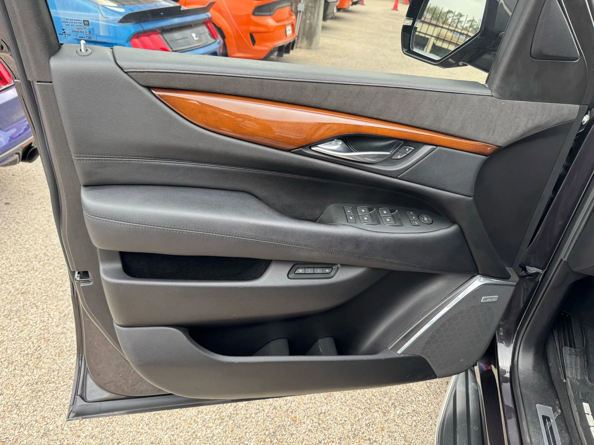 Used 2017 Cadillac Escalade Luxury image 15