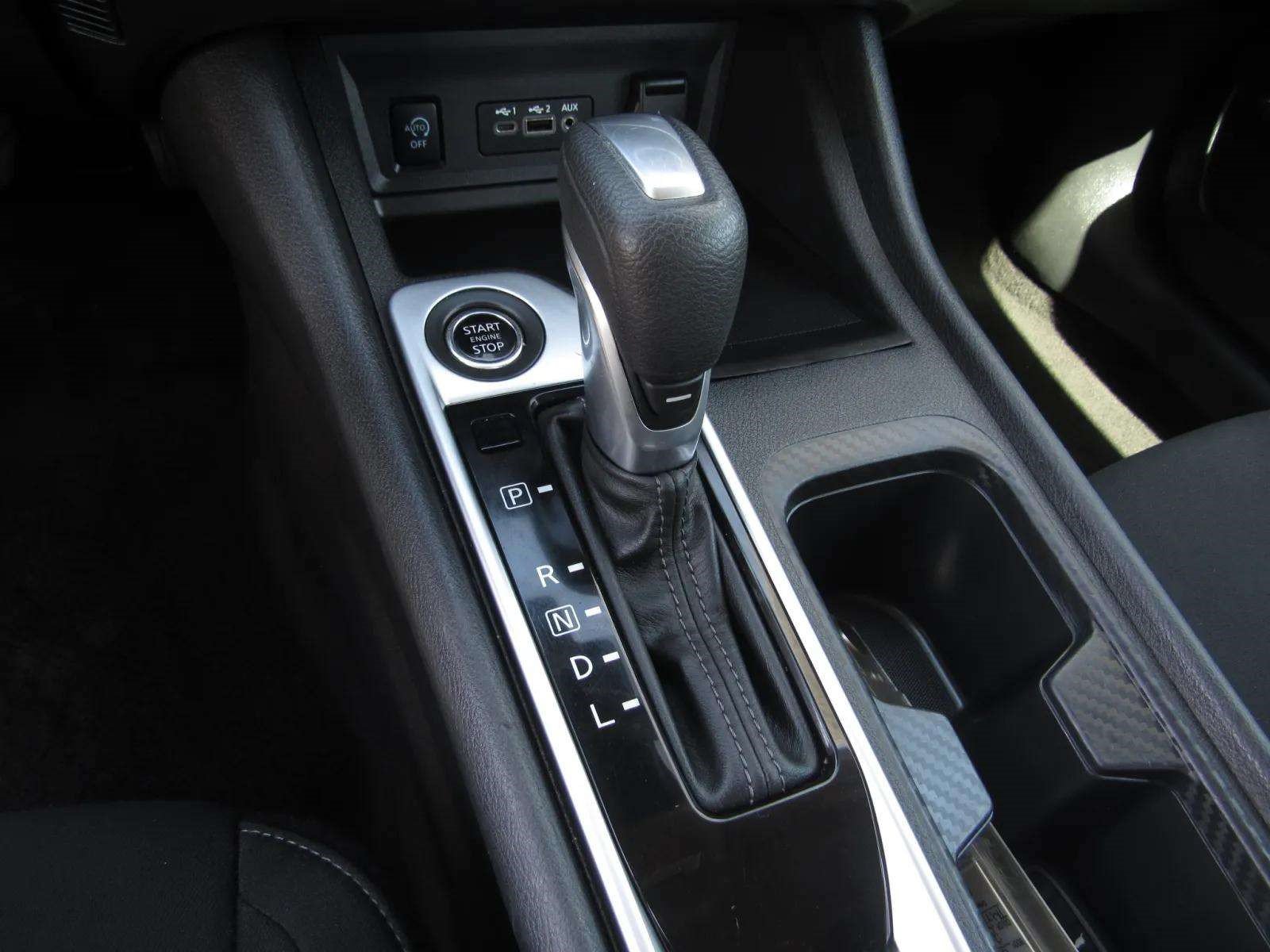 Used 2024 Nissan Sentra SV FWD image 19