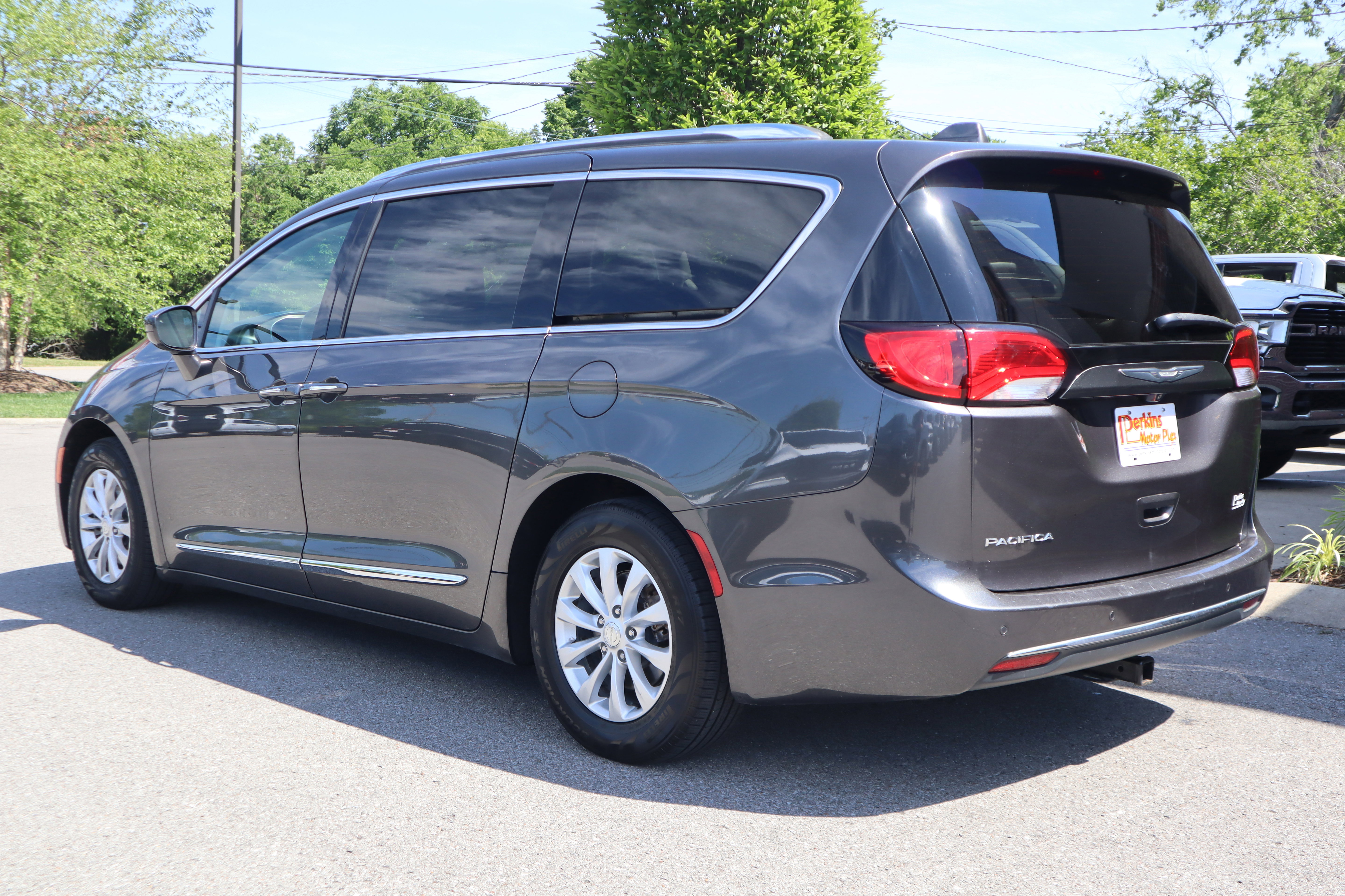 Used 2018 Chrysler Pacifica Touring-L Plus FWD image 9