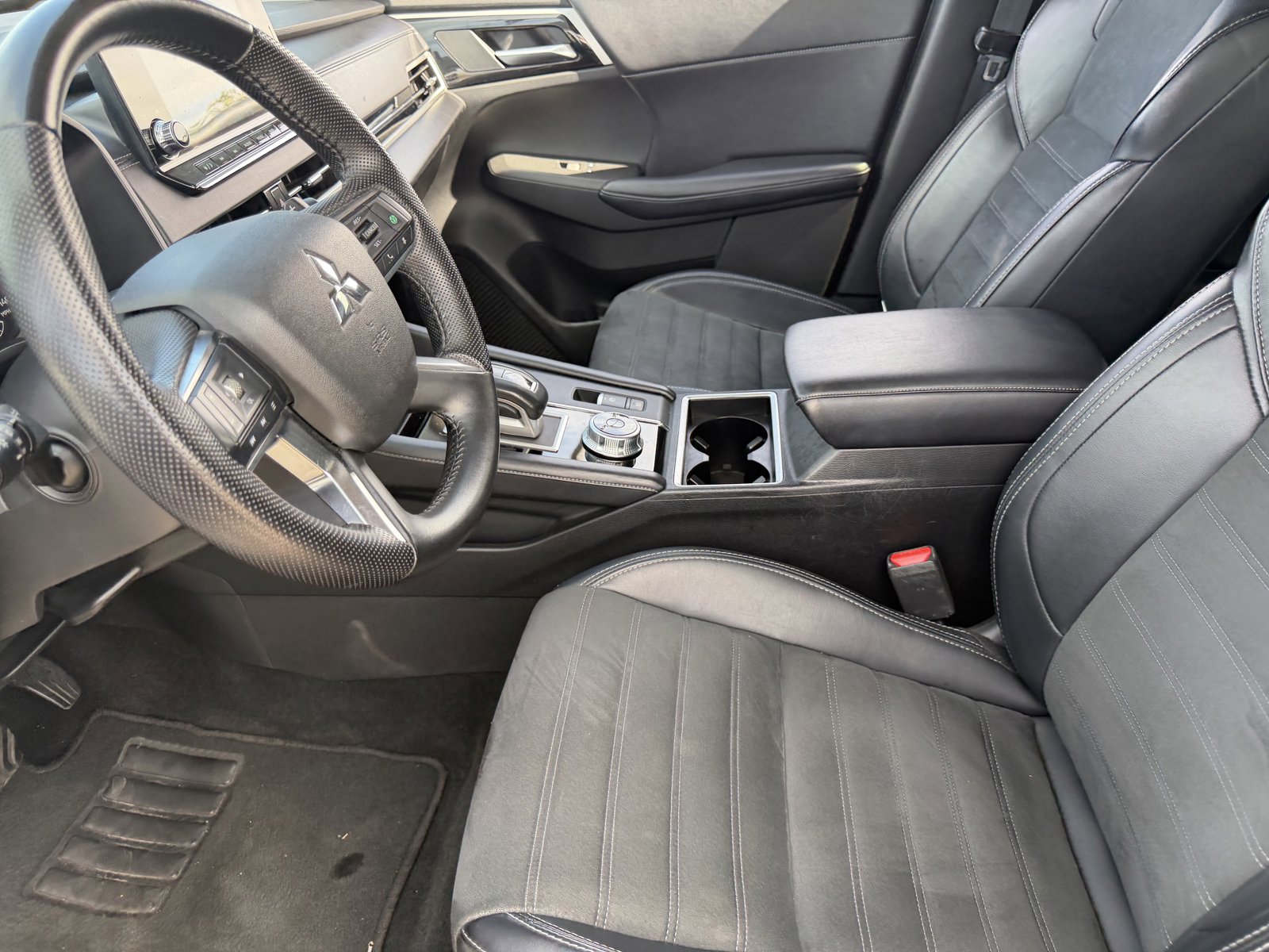 Used 2024 Mitsubishi Outlander SE AWD/4WD image 27