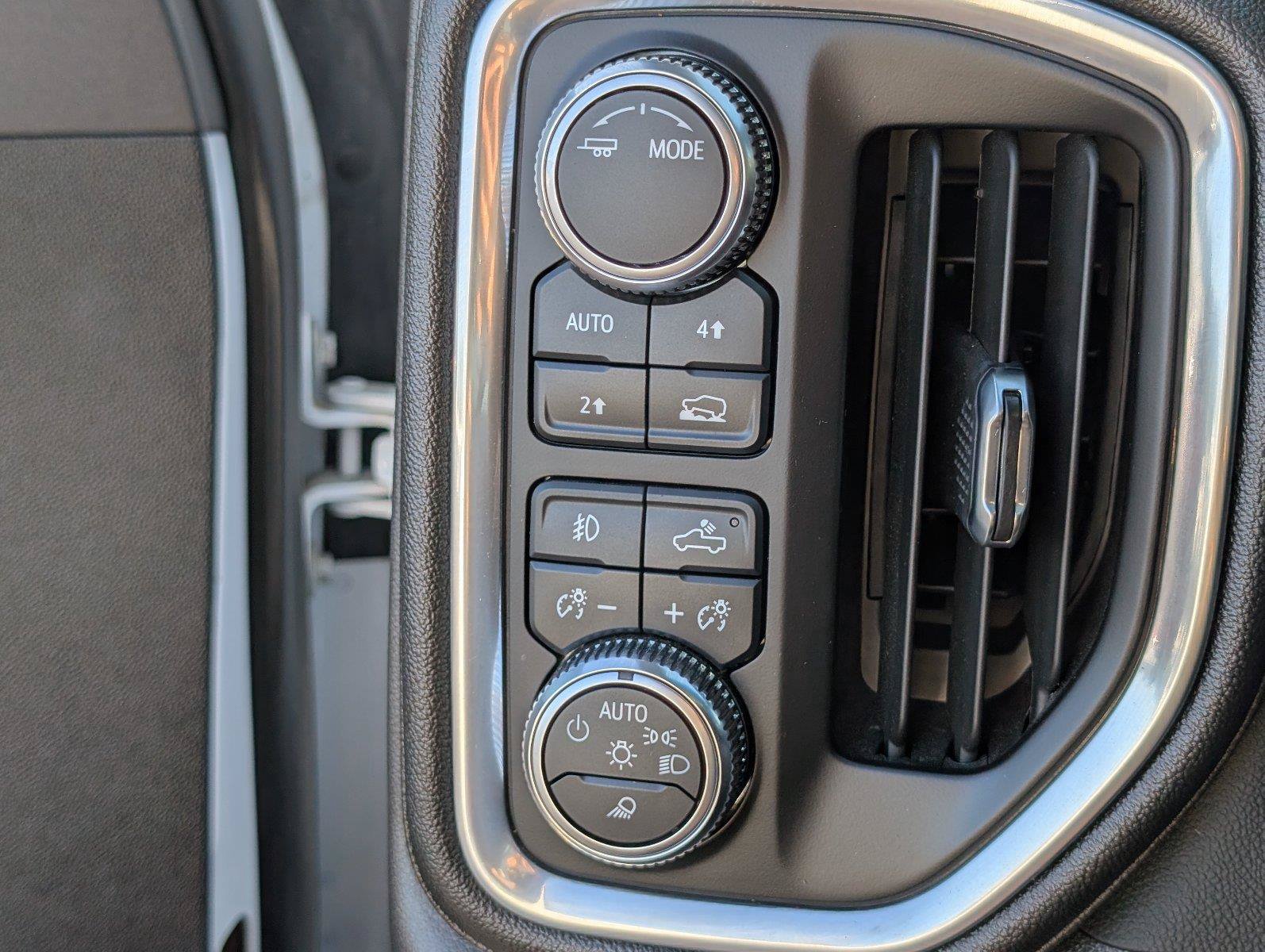Used 2022 GMC Sierra 1500 SLT AWD/4WD image 30