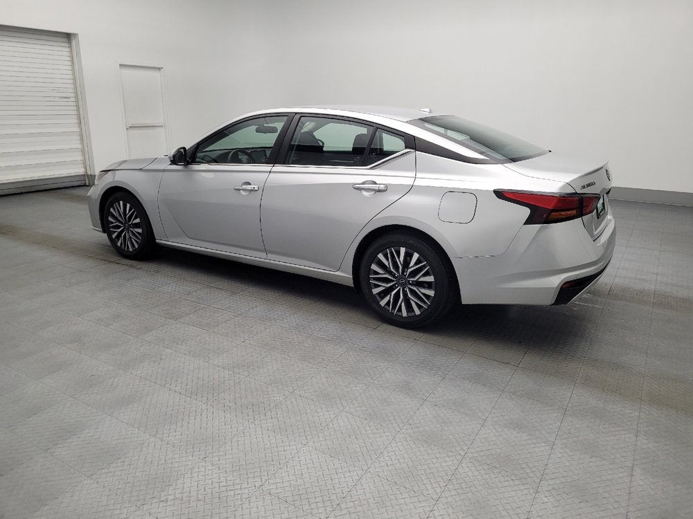 Used 2023 Nissan Altima 2.5 SV image 3