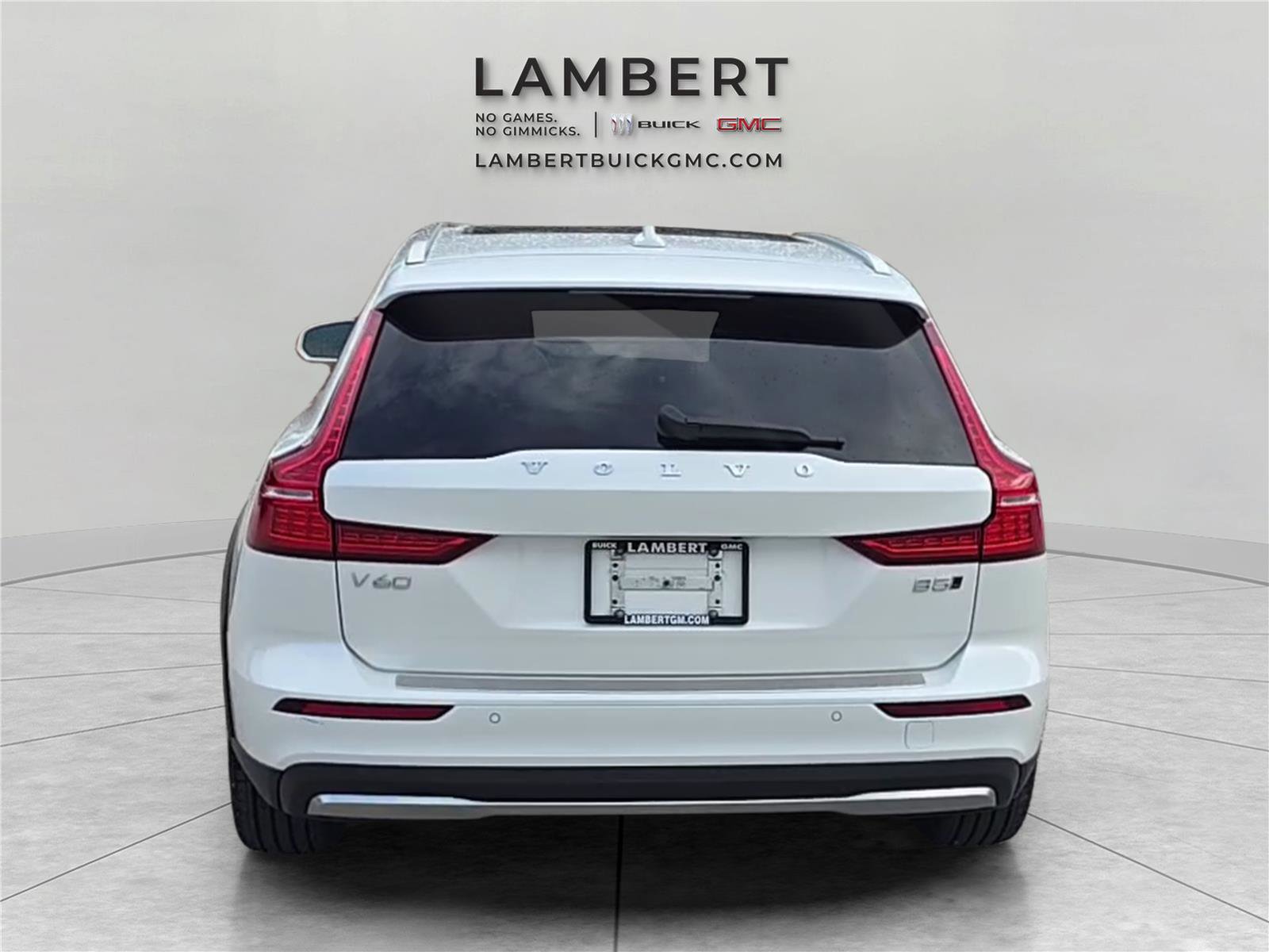 Used 2025 Volvo V60 B5 Cross Country Plus AWD/4WD image 5