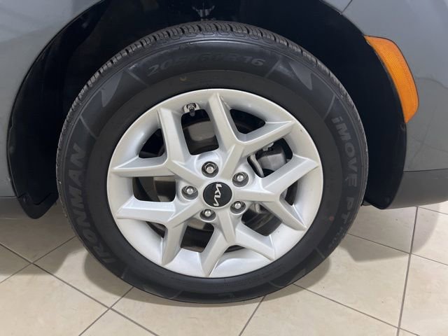 Used 2023 Kia Soul LX w/ LX Technology Package image 16