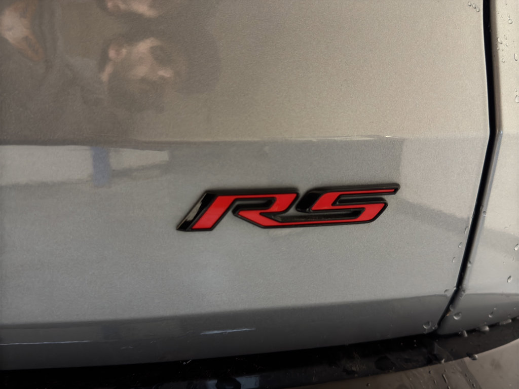 Used 2025 Chevrolet Traverse RS image 13