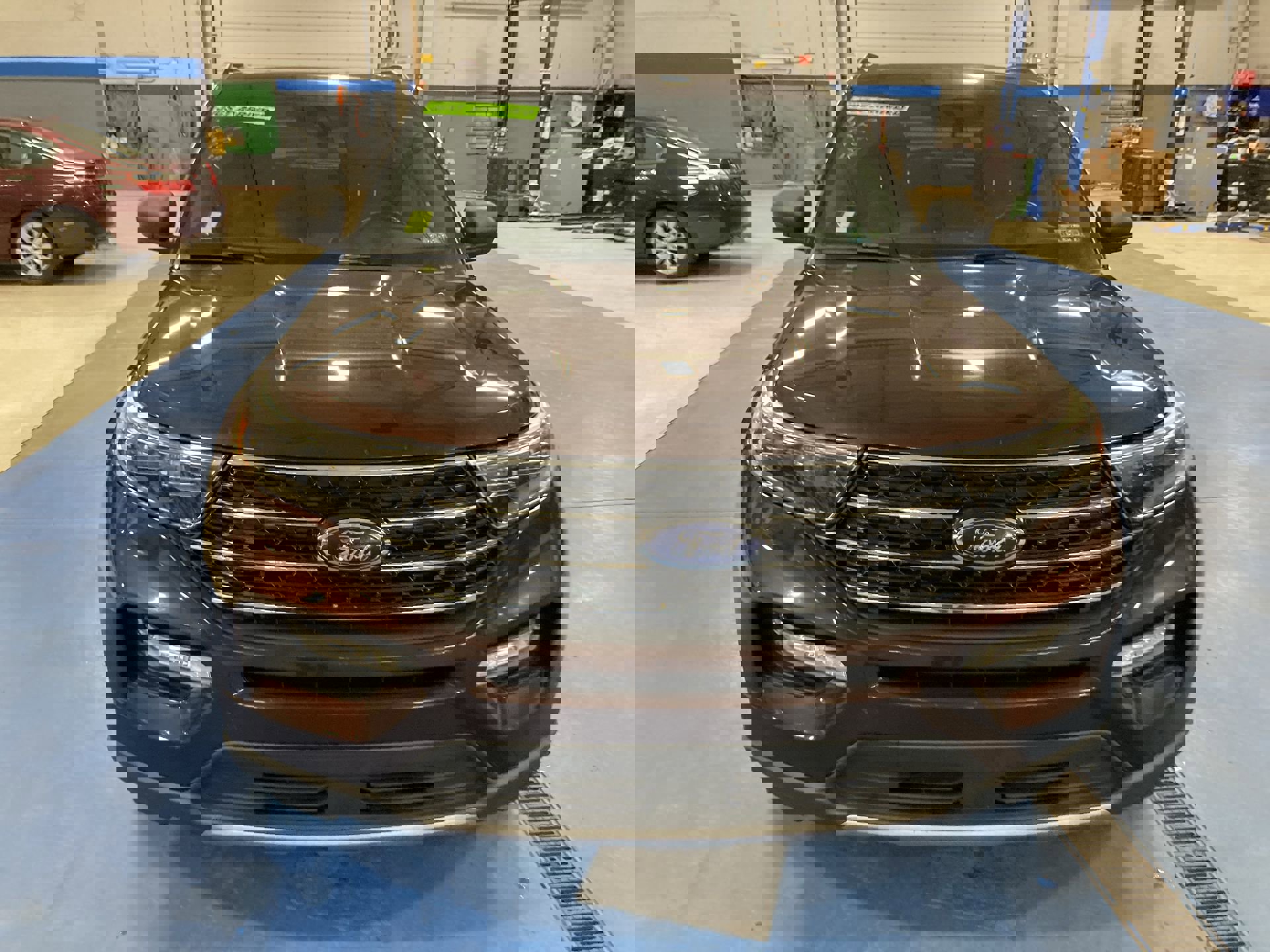 Used 2020 Ford Explorer XLT w/ Equipment Group 202A image 2