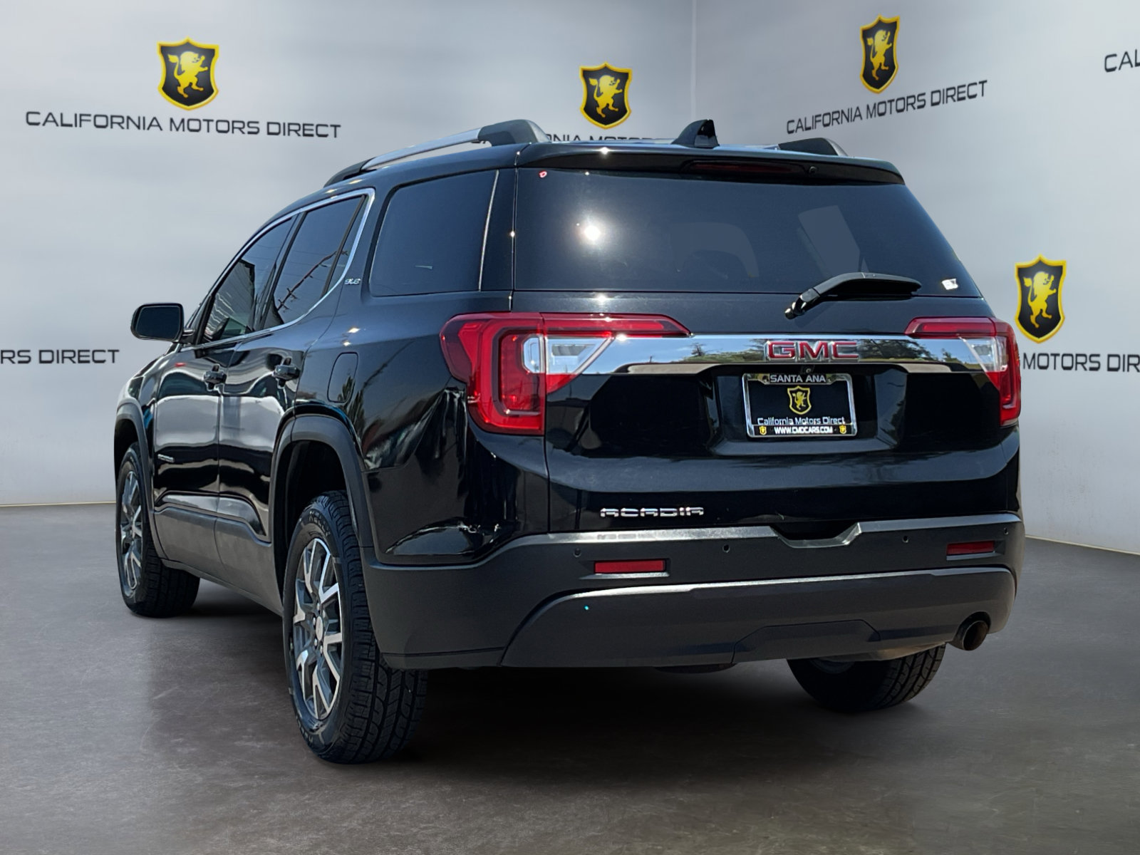 Used 2021 GMC Acadia SLE w/ Driver Convenience Package FWD image 7