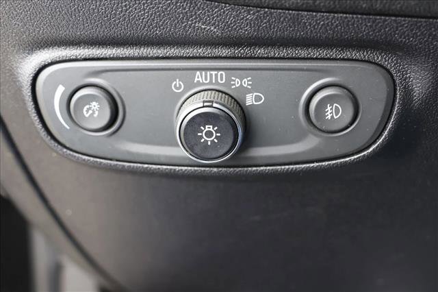 Used 2018 Chevrolet Equinox Premier image 13