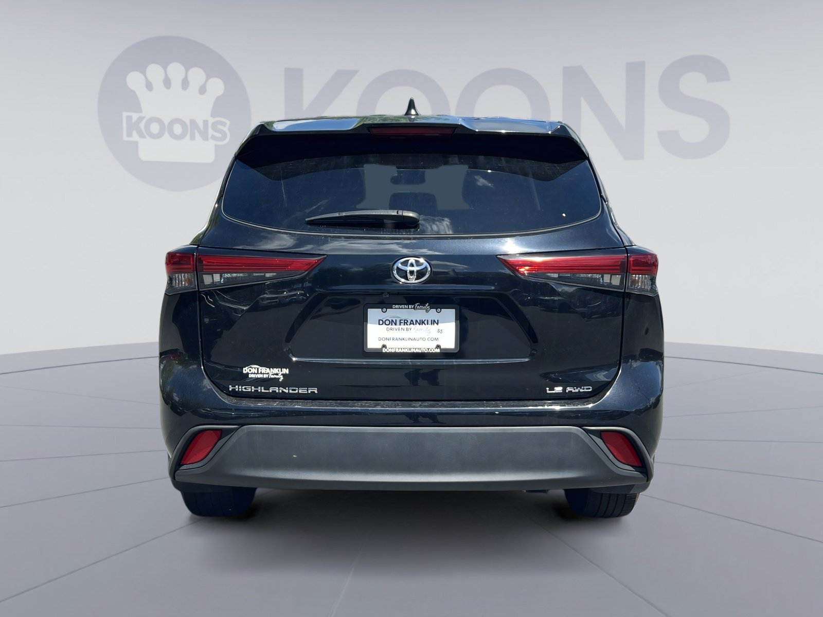 Used 2023 Toyota Highlander LE AWD/4WD image 10