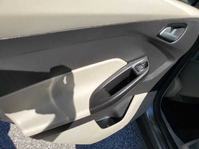 Used 2012 Ford Focus SE FWD image 14