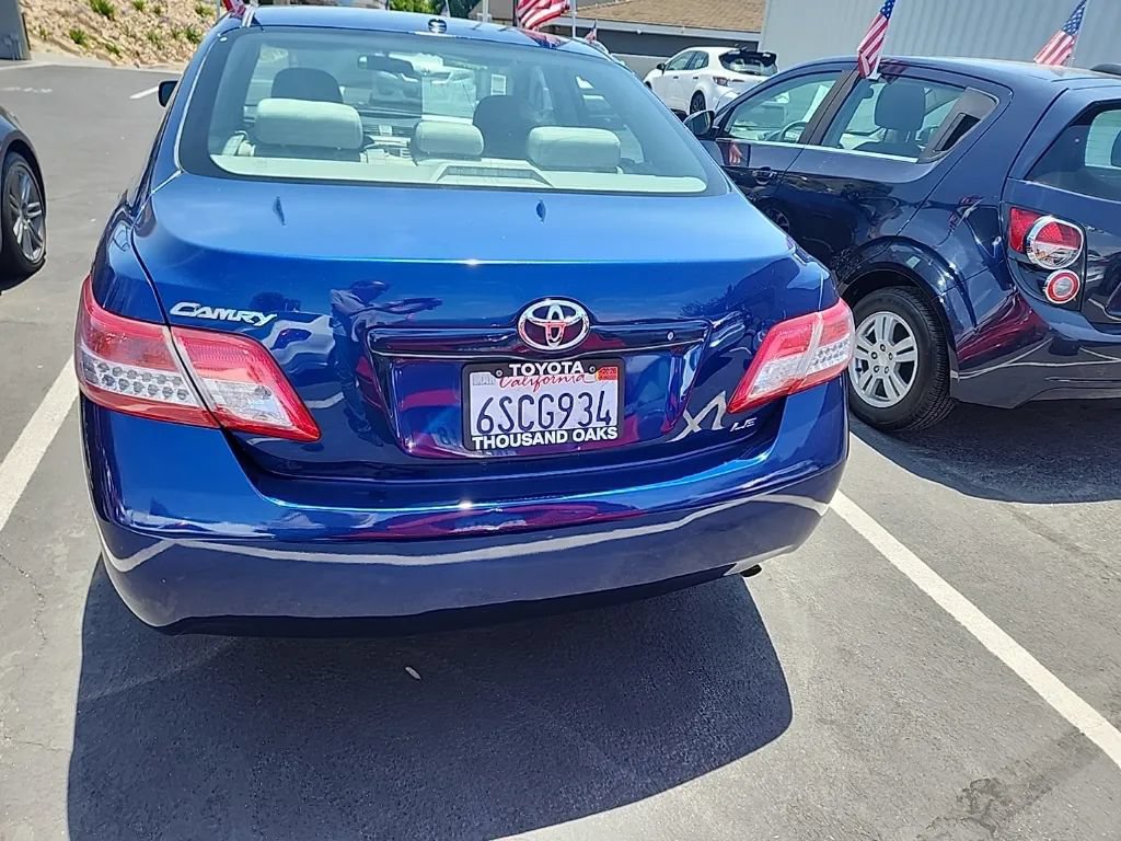 Used 2011 Toyota Camry LE FWD image 4