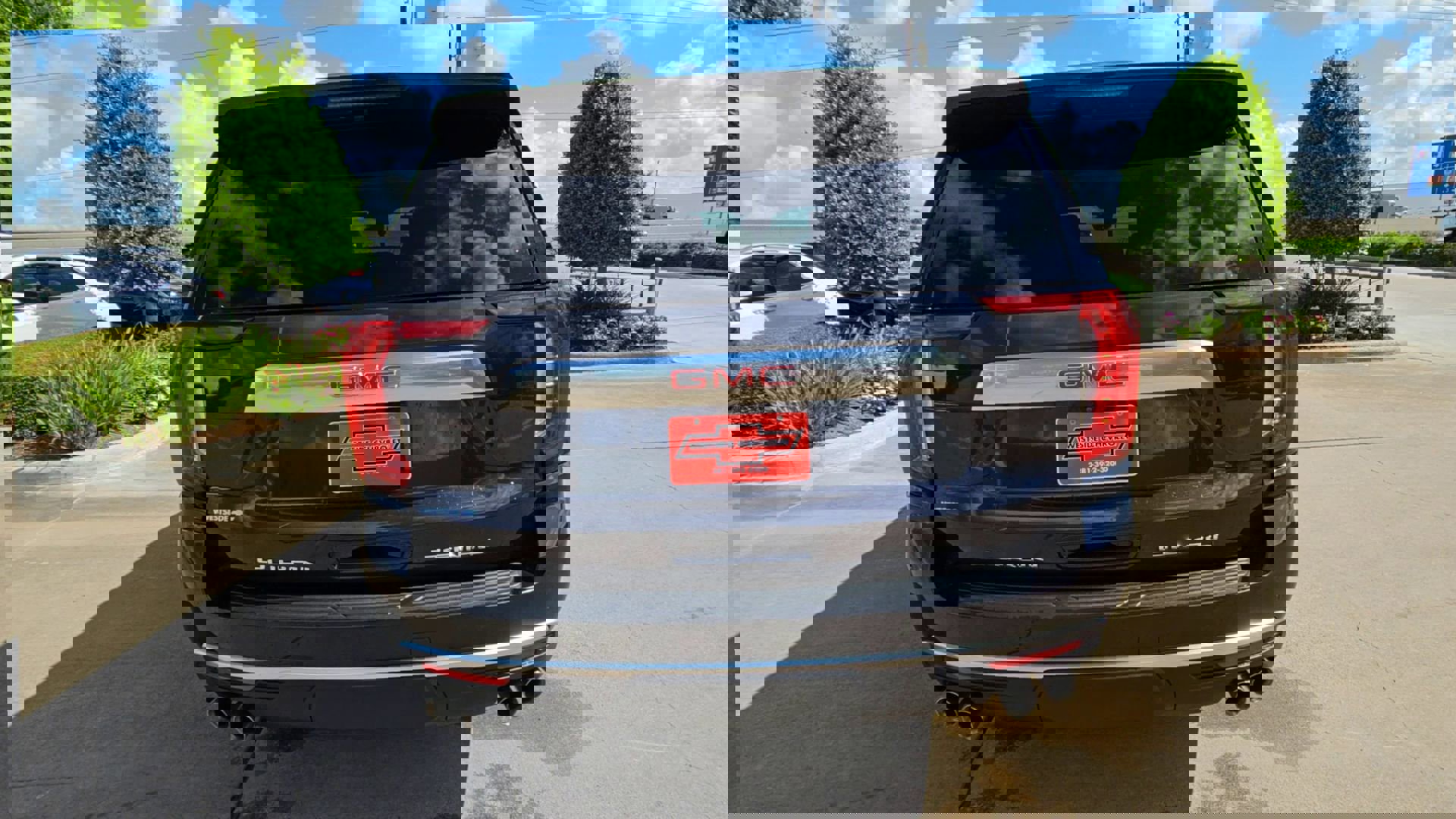 Used 2024 GMC Yukon XL Denali w/ Denali Reserve Package image 7