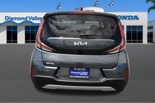 Used 2025 Kia Soul LX w/ LX Technology Package FWD image 5