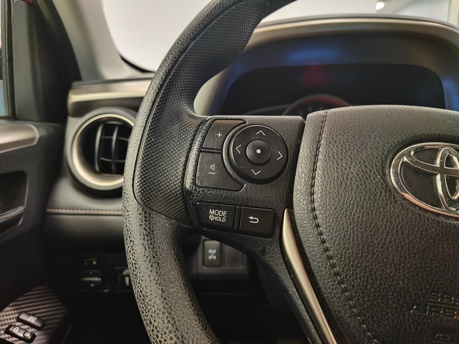 Used 2014 Toyota RAV4 XLE AWD/4WD image 9
