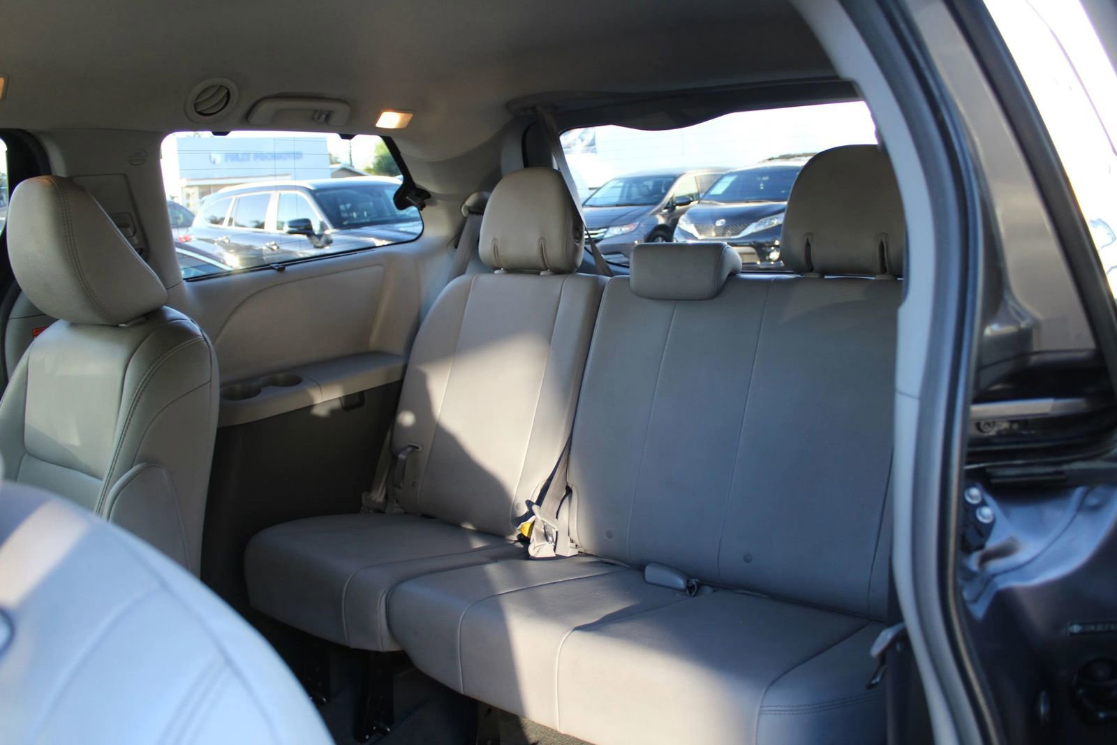 Used 2015 Toyota Sienna XLE w/ XLE Navigation Package FWD image 14