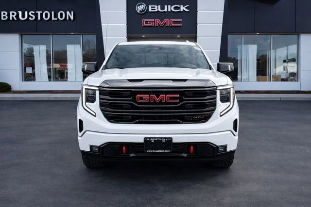 Used 2024 GMC Sierra 1500 AT4 w/ Technology Package image 2