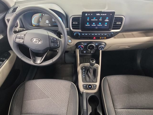 Used 2025 Hyundai Venue Limited FWD image 21