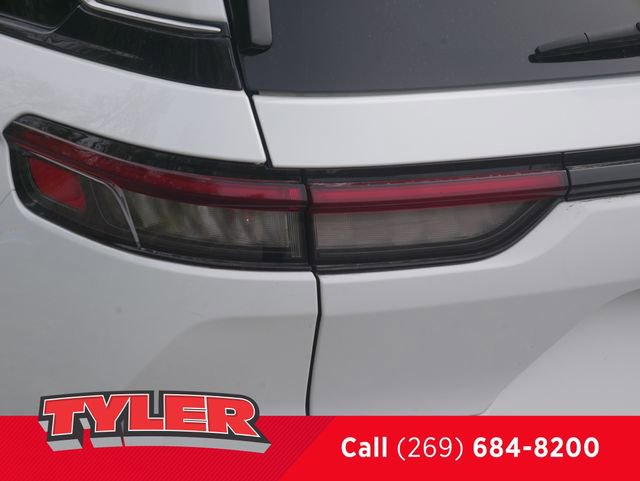 Certified 2023 Jeep Grand Cherokee Limited w/ Trailer Tow Prep Group (B) AWD/4WD image 12