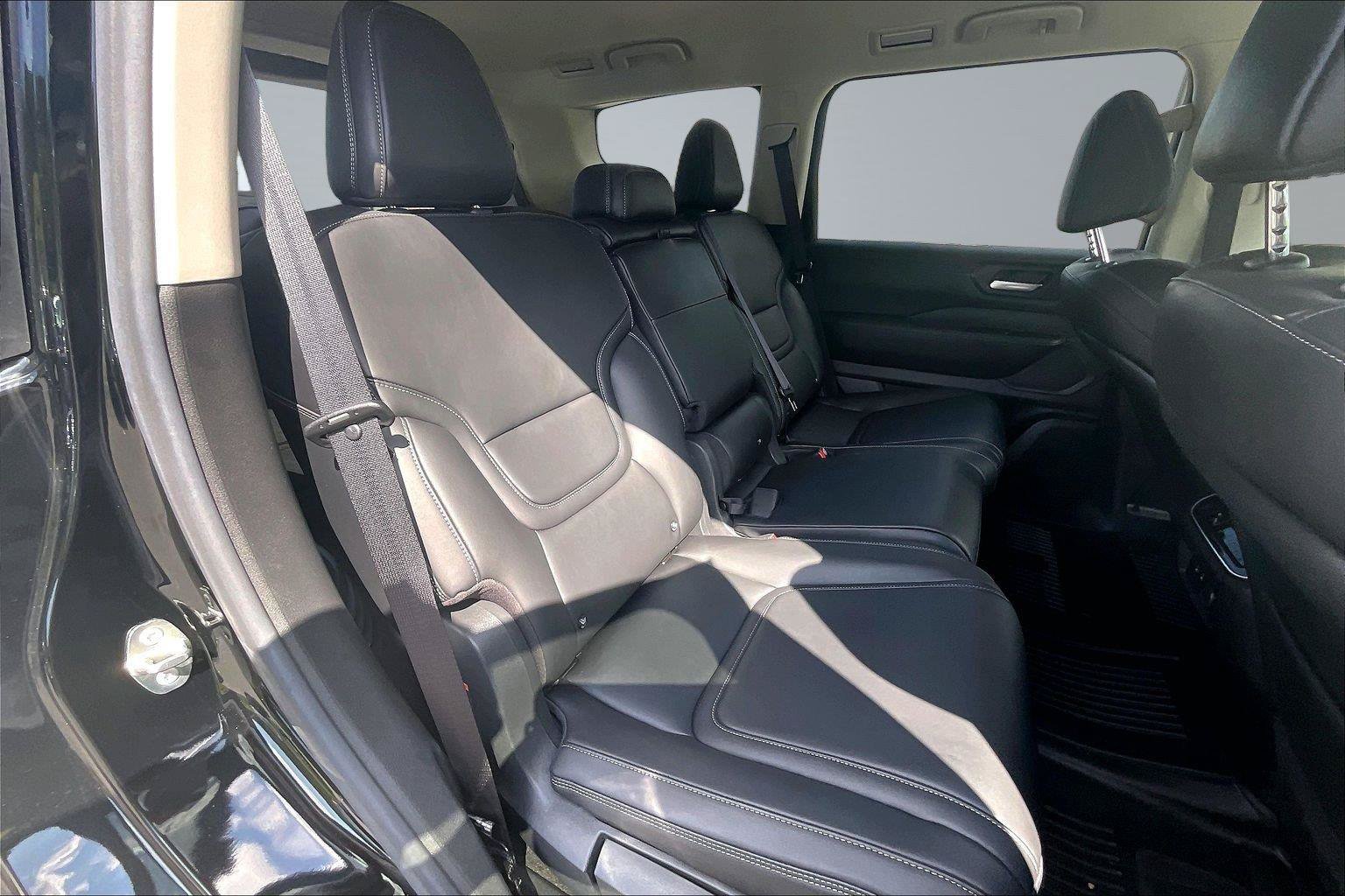 Certified 2025 Nissan Armada SV AWD/4WD image 26