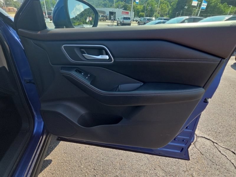 Used 2021 Nissan Rogue SV w/ Premium Package AWD/4WD image 13
